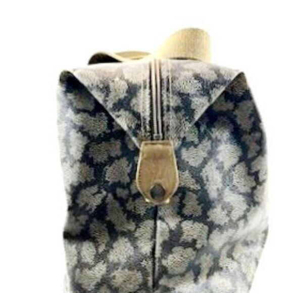 Yves Saint Laurent Travel & Clutch Bag - Picture 5 of 8